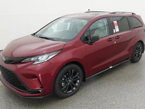 New 2026 Toyota Sienna XSE FWD image 1