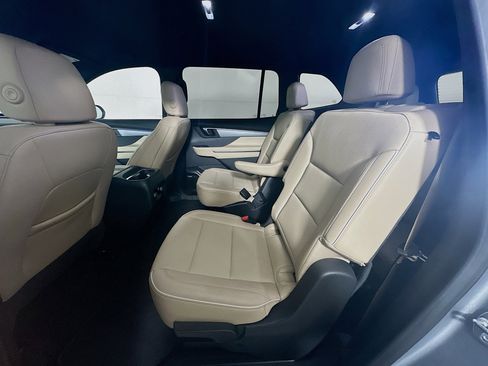 Used 2025 Buick Enclave Preferred image 29