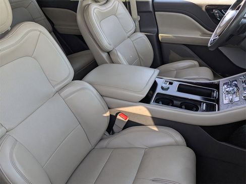 Used 2020 Lincoln Aviator Reserve w/ Equipment Group 201A image 9