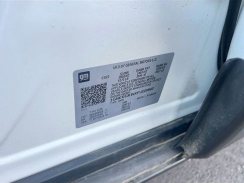 Used 2023 Chevrolet Traverse LT image 33