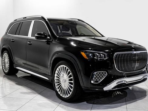 Used 2024 Mercedes-Benz Maybach GLS 600 4MATIC image 3