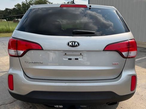 Used 2015 Kia Sorento LX FWD image 6
