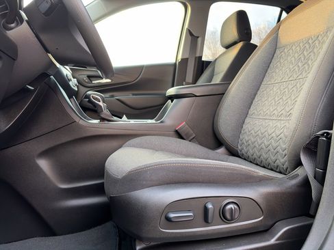 Used 2022 Chevrolet Equinox LT image 32