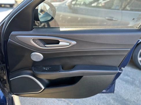 Used 2017 Alfa Romeo Giulia Ti w/ TI 19" Sport Package image 20