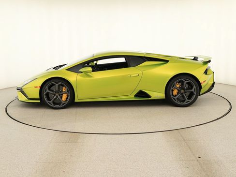 Used 2023 Lamborghini Huracan Tecnica RWD image 2