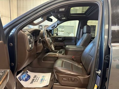 Used 2022 GMC Sierra 3500 Denali AWD/4WD image 8