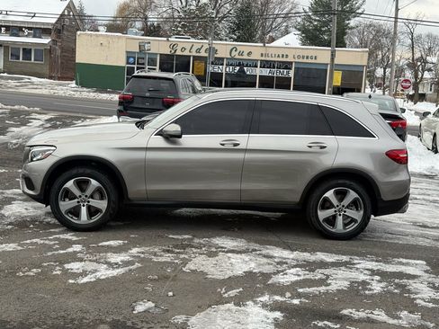 Used 2019 Mercedes-Benz GLC 300 4MATIC image 6