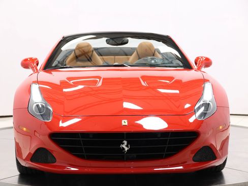 Used 2015 Ferrari California T image 97