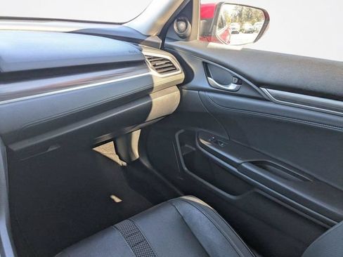 Used 2019 Honda Civic Touring image 15