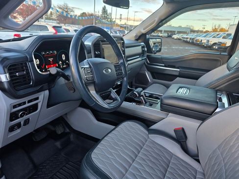 Used 2023 Ford F150 Limited image 11