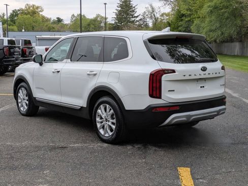 Used 2020 Kia Telluride LX AWD/4WD image 5