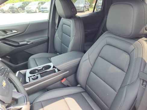 New 2026 Chevrolet Equinox LT w/ Convenience Package II image 5