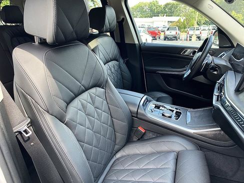 Used 2025 BMW X7 xDrive40i AWD/4WD image 24