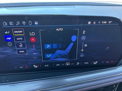 Used 2025 Chevrolet Suburban RST w/ Comfort Package image 33