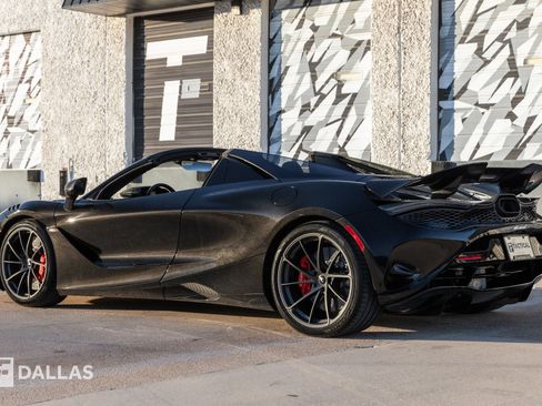 Used 2024 McLaren 750S Spider image 11