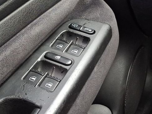 Used 2004 Volkswagen Jetta GLS FWD image 28