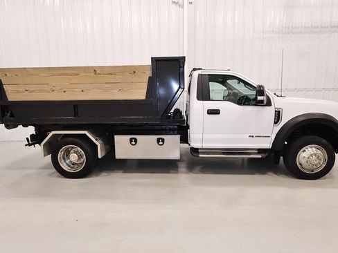 Certified 2017 Ford F550 4x4 Regular Cab Super Duty w/ XLT Value Package image 2