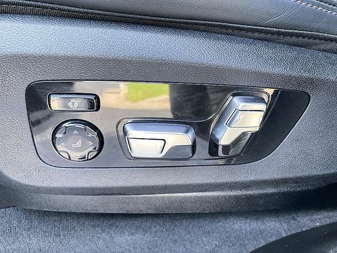 Used 2025 BMW X7 xDrive40i AWD/4WD image 34