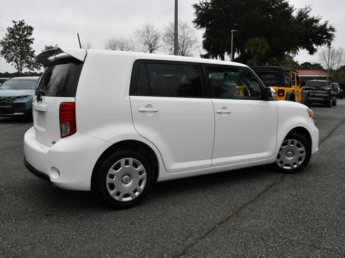 Used 2015 Scion xB image 6