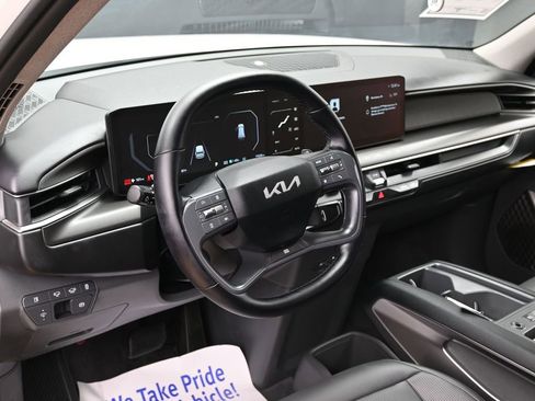 Used 2024 Kia EV9 Light RWD image 18