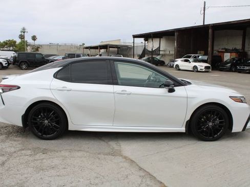 Used 2023 Toyota Camry XSE FWD image 3