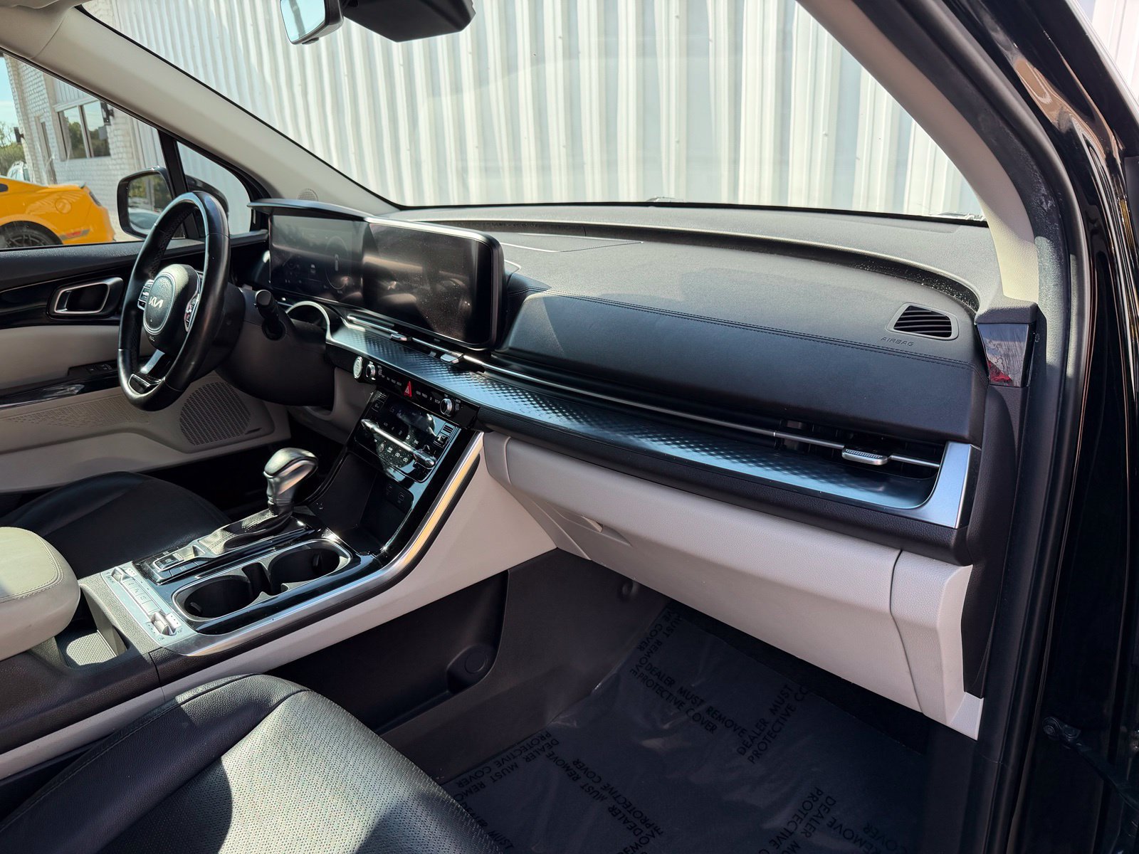 Used 2022 Kia Carnival SX Prestige FWD image 19
