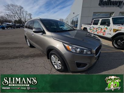 Used 2016 Kia Sorento LX w/ LX Convenience Package