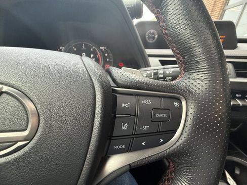 Used 2019 Lexus UX 200 F Sport image 22