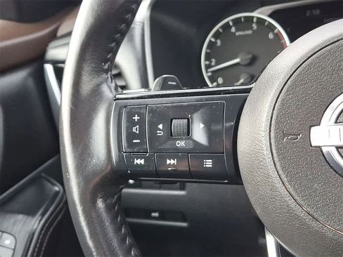 Used 2022 Nissan Rogue SL w/ SL Premium Package image 17