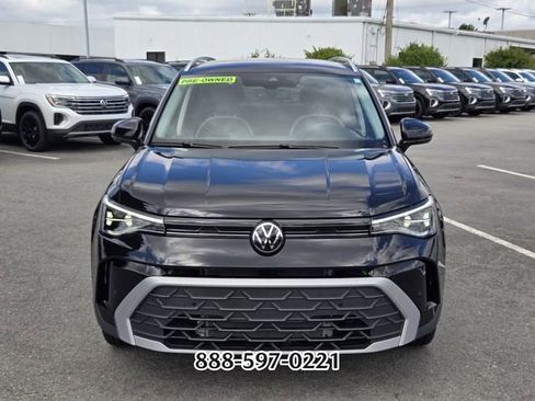 Used 2025 Volkswagen Taos SE FWD image 8