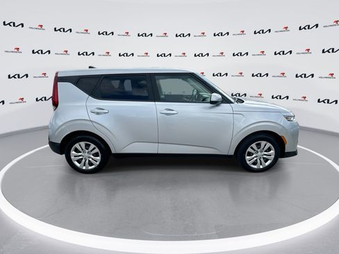 Used 2020 Kia Soul LX image 9