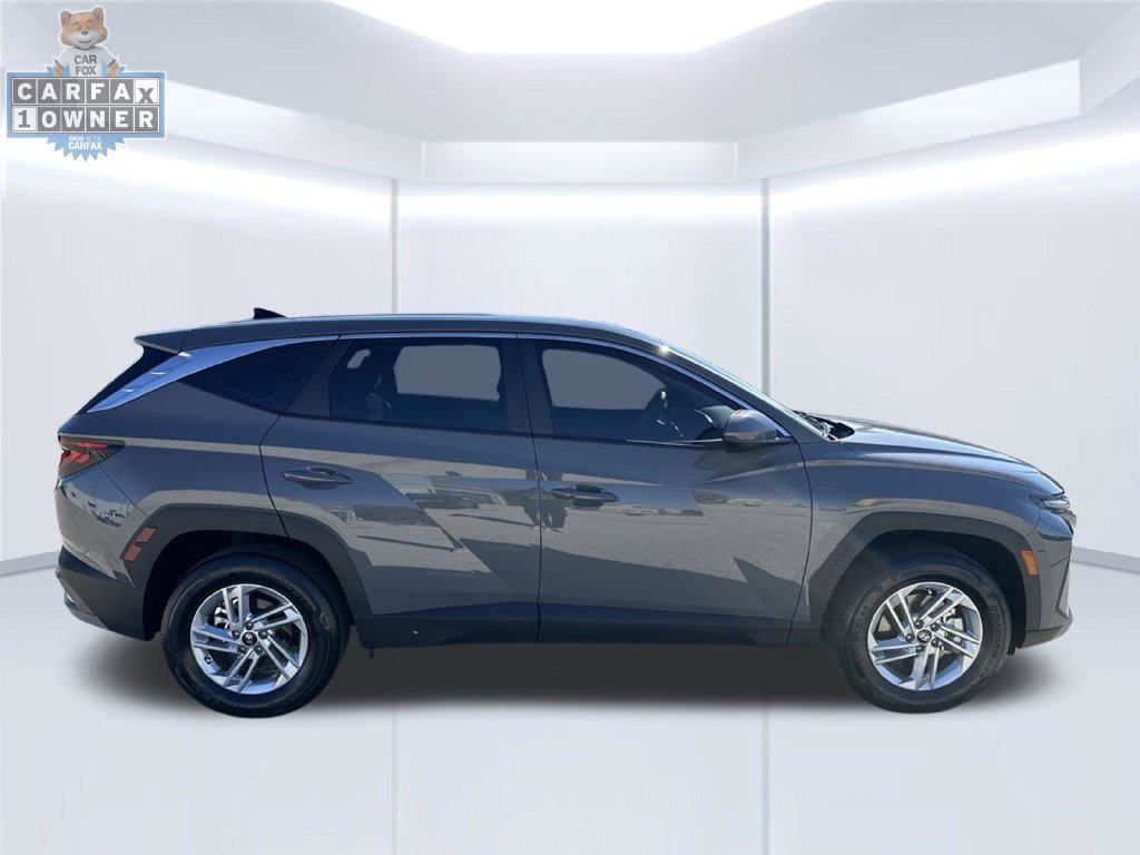 Used 2026 Hyundai Tucson SE AWD/4WD image 2