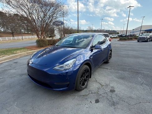 Used 2023 Tesla Model Y Long Range image 17