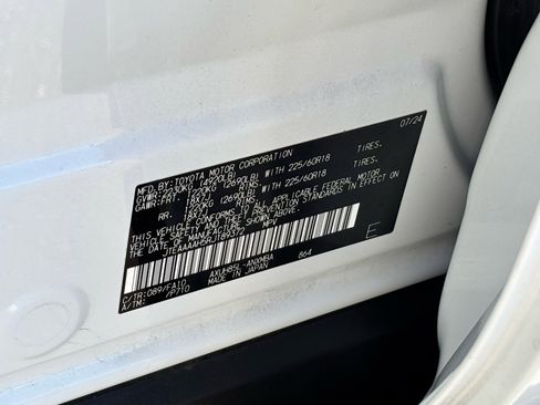 Certified 2024 Toyota Venza LE image 30