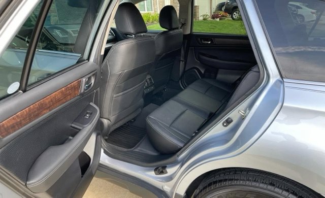 Used 2016 Subaru Outback 2.5i Limited AWD/4WD image 3