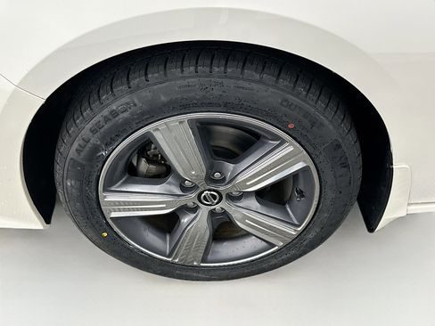 Used 2022 Nissan Altima 2.5 SV w/ SV Premium Package image 11