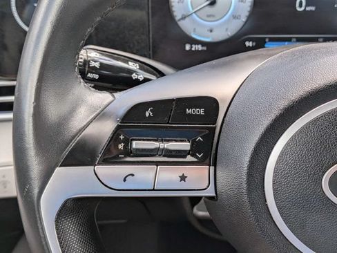 Used 2025 Hyundai Elantra Limited FWD image 23