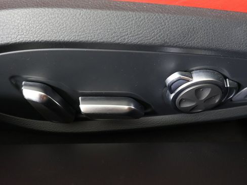 Used 2018 Audi R8 V10 w/ Carbon Exterior Package image 32