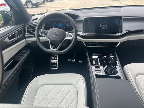 New 2026 Volkswagen Atlas Cross Sport SEL Premium R-Line AWD/4WD image 9