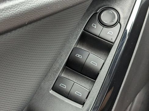 Used 2025 Chevrolet Equinox LT w/ Convenience Package II FWD image 23