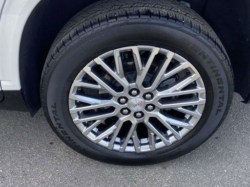 Certified 2024 GMC Acadia Denali w/ Super Cruise Package image 27