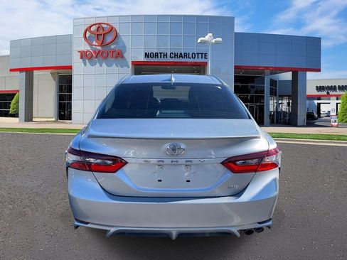 Used 2022 Toyota Camry SE image 9