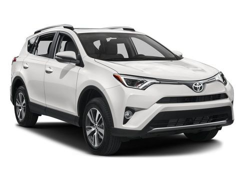 Used 2017 Toyota RAV4 XLE AWD/4WD image 6