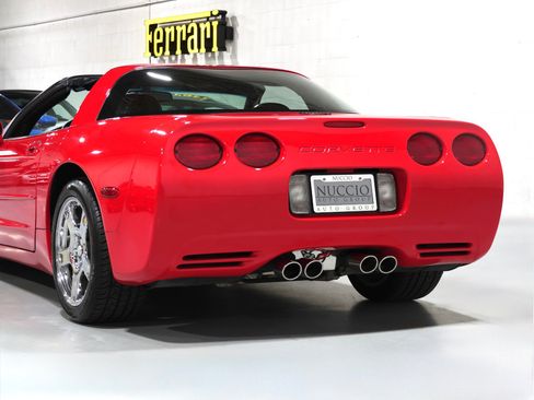 Used 1997 Chevrolet Corvette Coupe w/ Memory Pkg RWD image 37