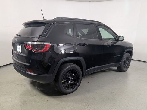 New 2026 Jeep Compass Latitude image 8