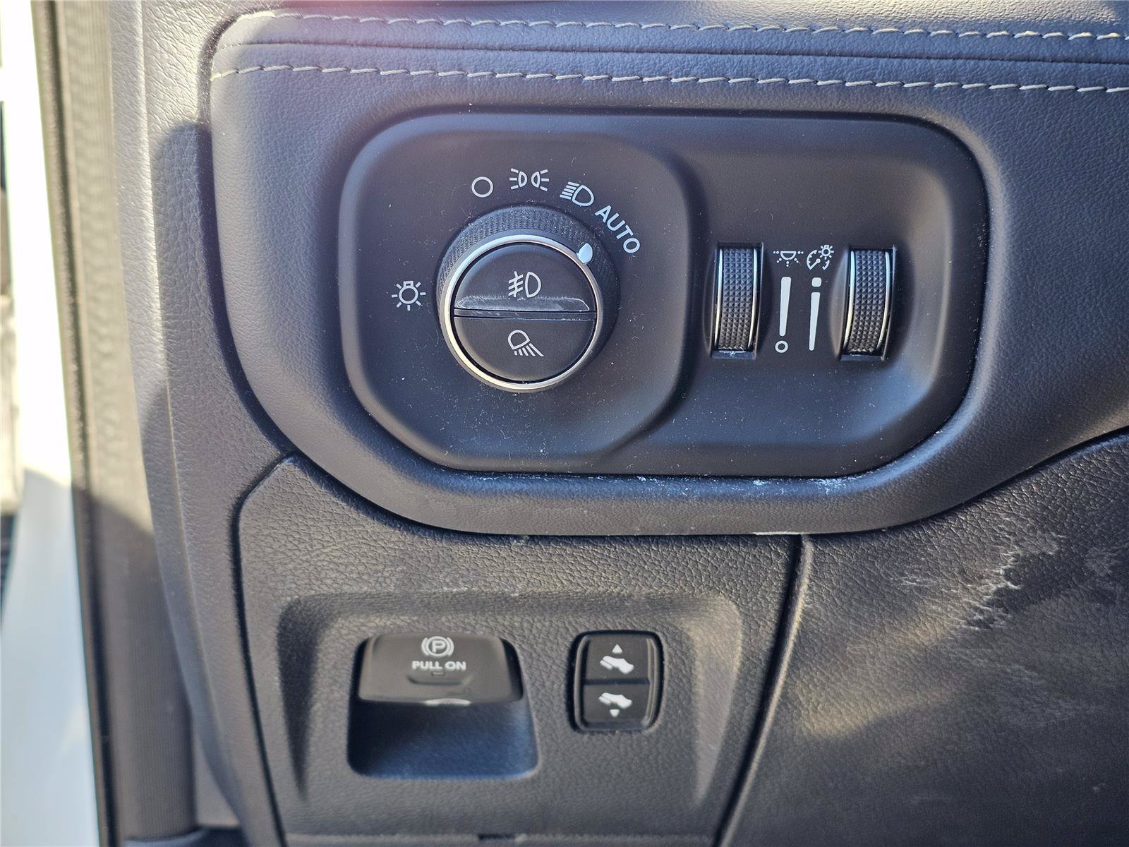 Used 2022 RAM 1500 Limited AWD/4WD image 17