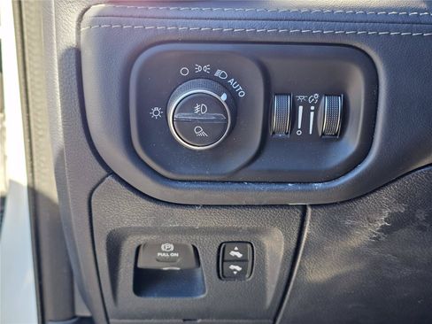 Used 2022 RAM 1500 Limited AWD/4WD image 17