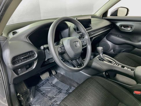 Used 2023 Honda HR-V LX image 9