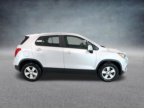 Used 2017 Chevrolet Trax LS image 5
