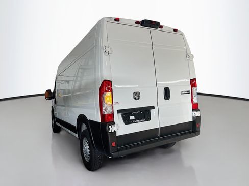 Used 2025 RAM ProMaster 2500 w/ Convenience Group FWD image 8